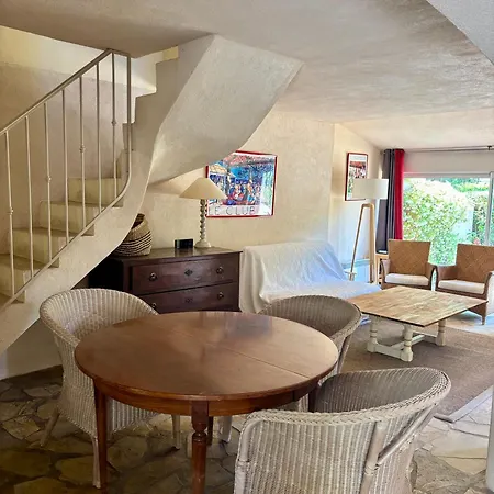 Provencale Golfe De Beauvallon Villa